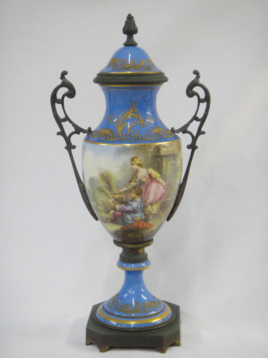 Ânfora em porcelana francesa de Sevres séc X