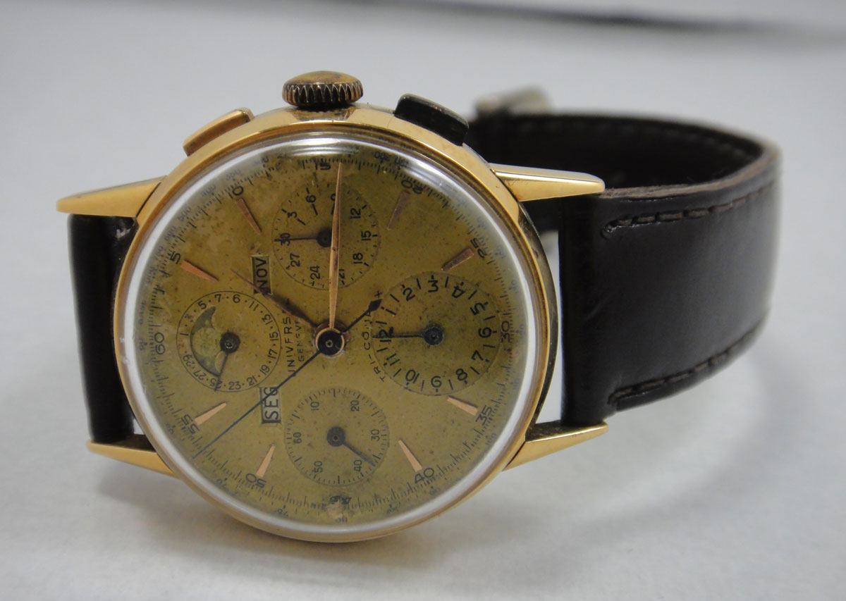 UNIVERSAL GENÉVE. Raro relógio masculino suíço de pulso