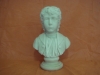 ESCOLA ITALIANA - SÉC.XIX - "Il Bambino Nobile", escultura em mármore. (Leve lascado no botão da jaqueta). Alt.45cm.