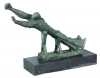 BRUNO GIORGI (1905-1993) - "Resistencia", rara escultura em bronze patinado. Base em granito negro. Alt.40cm. Comp.52cm. Assinado. (1943). Esta escultura em maior dimensão (Arezzo - Italia) encontra-se reproduzida no livro do artista editado pela Art Editora em 1980. Reproduzido com foto no catálogo.