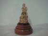 BOM PASTOR - Rara imagem esculpida em marfim Indo-Português. Base em madeira. Alt. 15cm. Gôa - sec. XVII.