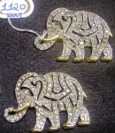 Par de broche no padrão cartier em plaque d'or com pedras brancas, representando "Elefante". (Faltam 4 pedras).