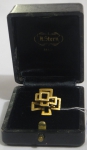 H. STERN. Anel em ouro 18k - 750mls contrastado com design no estilo "Burle Marx". Aro 14. Peso: 11g. Marca da famosa grife.