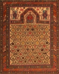 Raro tapete Daghistan de Oração (1890), medindo: 1,70 x 1,35 = 2,29m². Assinado. Reproduzido com foto no catálogo.