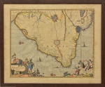 LOTE RETIFICADO***: "BRASILIA". Raro mapa inglês (foto gravura) do território e costa brasileira, com as respectivas capitanias hereditárias (circa 1671), 45 X 55. Geógrafo: "John Ogilby". Reproduzido com foto no catálogo.***