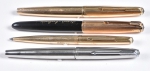 PARKER - E.U.A. a) Três canetas tinteiro americanas, sendo 1 modelo "51" e 2 modelo "61", folheadas a ouro e prateada. b) Caneta esferográfica americana folheada a ouro.