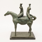 CARYBE, HECTOR (1911-1997). "Amazonas", escultura em bronze patinado. Base em granito negro. Alt.: 39cm. Comp.: 37cm. Assinada. Reproduzido com foto no catálogo.