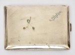 Cigarreira monogramada em prata portuguesa lisa, contraste "Javali-Porto", (circa 1920). Monograma "AS" lavrado. Interior em vermeil. Medida: 12 X 8. Peso: 140g.