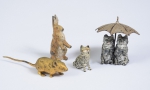 ÁUSTRIA (SÉC. XIX). Quatro esculturas miniaturas em bronze policromado, representando "2 Gatinhos, coelhinho e ratinho".
