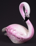 "Flamingo" em vidro moldado de "Murano" nas cores rosa, branco e negro. Alt.: 30cm. Comp.: 25cm. (Em função da fragilidade, este lote só poderá ser enviado para fora do estado através de transportadora especializada).