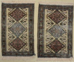Par de antigos tapetes Ardebil, medindo: 97 x 65. (Com rapados).