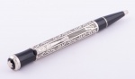 MONT BLANC. Rara e antiga caneta esferográfica alemã de coleção da marca "Mont Blanc", em prata lavrada e guilhochada 925mls contrastada e baquelite negro.
