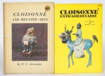 "CLOISONNÉ EXTRAORDINAIRE" e "CLOISONNÉ AND RELATED ARTS", por "W. F. Alexander". Dois livros com estudo ilustrado sobre a história do "Cloisonne Chinês".