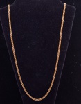 Antigo cordão no feitio de corrente em ouro 18k. Comp.: 74cm. Peso: 21,6g.