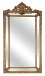 Magnífico espelho em cristal bisotado, guarnecido com moldura no estilo "Luis XV", revestida com patina ouro velho.  Medida: 1,58 X 0,90.