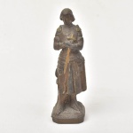 DSR (FRANÇA - 1900). Escultura miniatura em bronze patinado, representando "Joana D'arc". Alt.: 10cm. Assinada na base "DSR".
