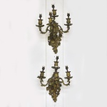 Par de antigos apliques para 4 luzes em bronze dourado, estilo "Rococó". Alt.: 45cm.