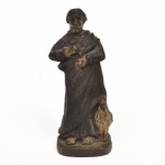 SÃO PEDRO COM GALO. Raríssima imagem miniatura de coleção em madeira policromada. Alt.: 13cm. Minas - Séc. XVIII.
