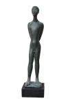 BRUNO GIORGI (1905-1993). "Efebo", escultura em bronze patinado, (circa 1943). Base em granito negro. Alt. com base: 1,02m. Medida da base: 25 X 25. Alt. da base: 10cm. Assinado.